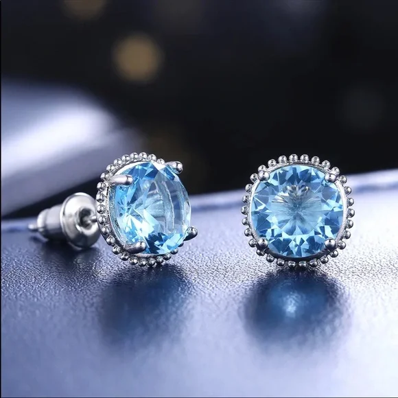 New 925 Silver Beautiful Round Zircon Stud Earrings - Picture 3 of 5